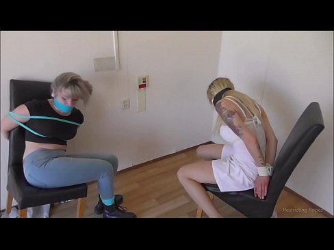 ❤️ Viciado / amarrado e amordaçado / donzela em apuros ️ Porno russo em nós ❌️❤